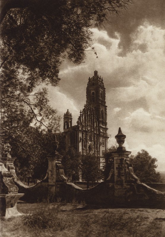 Mexiko: Kyrkan i Tepozotlan (svartvitt foto) av Hugo Brehme