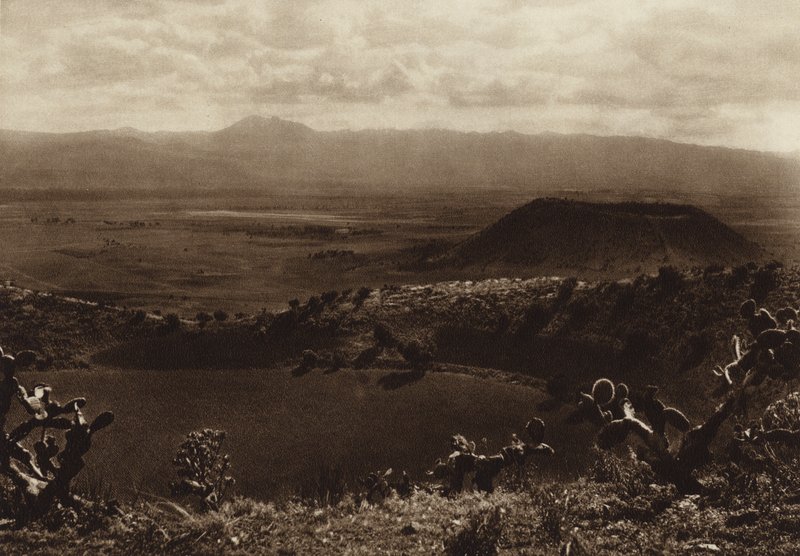 Mexiko: La Caldera, utdöda vulkaner i närheten av huvudstaden Mexiko (svartvitt foto) av Hugo Brehme