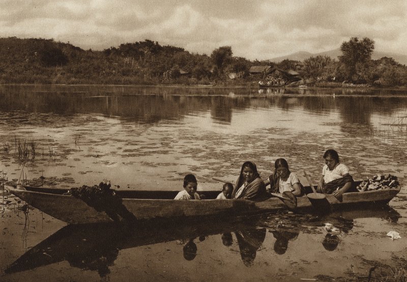 Mexiko: Laguna de Patzcuaro (svartvitt foto) av Hugo Brehme