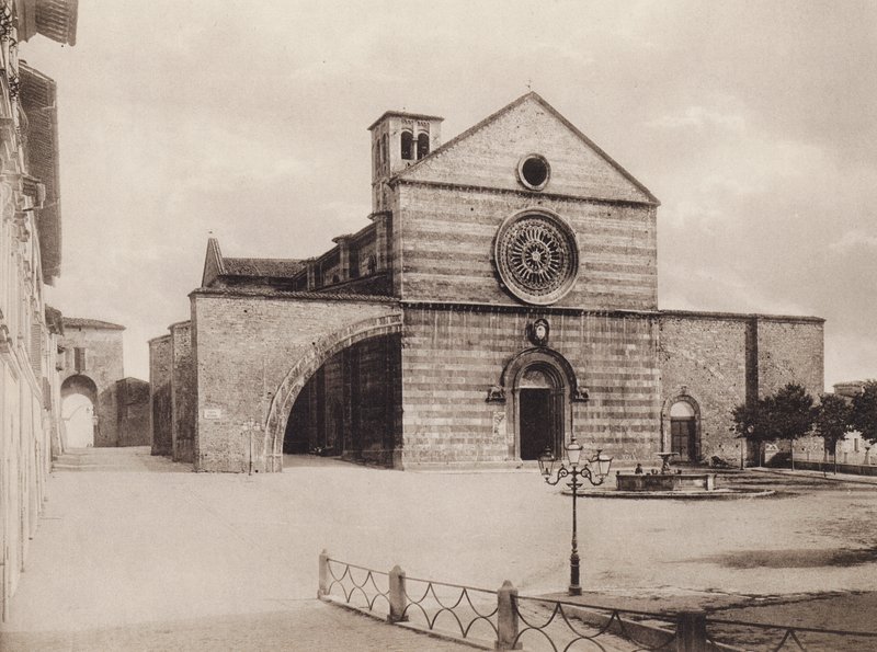 Assisi: Church and Convent of S Chiara, Filippo da Campello (s/v foto) av Italian Photographer