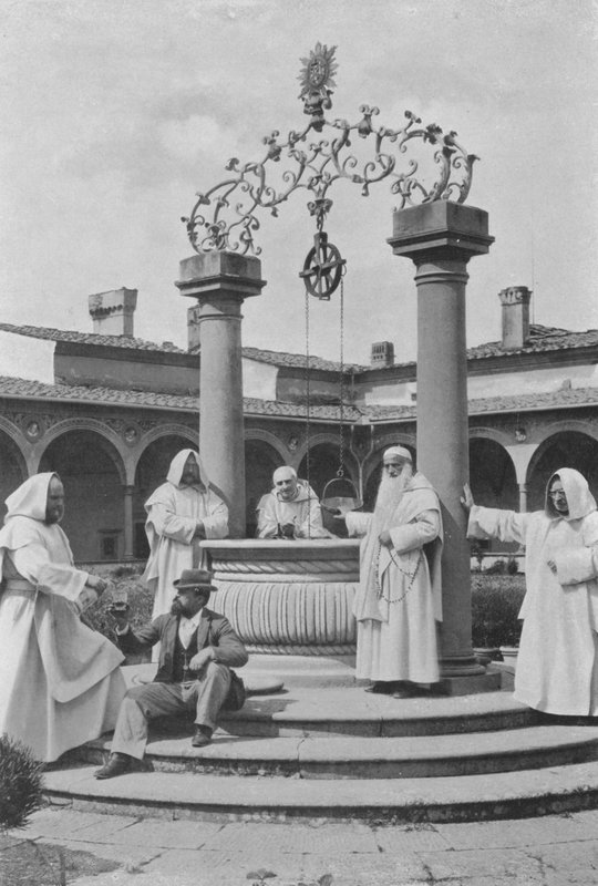 Florens, Omgivningar, Certosa, Brunnen i det stora klostret (s/v foto) av Italian Photographer