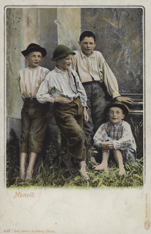 Italienska gatuborrar (färgfoto) av Italian Photographer