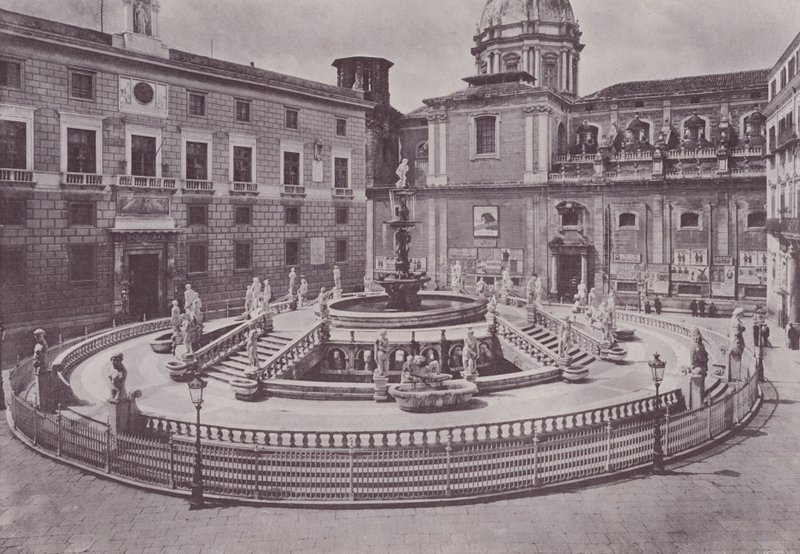 Italien: Palermo, Piazza Pretoria (s/v foto) av Italian Photographer