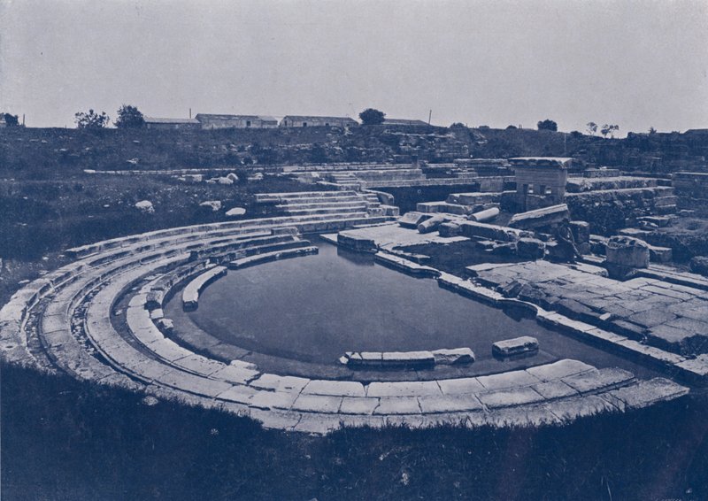 Italien: Syrakusa, ruinerna av det grekisk-romerska gymnastiksalen (s/v foto) av Italian Photographer