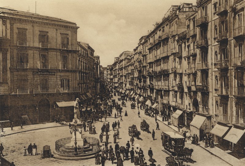 Neapel: Via Roma för Toledo (b/o foto) av Italian Photographer