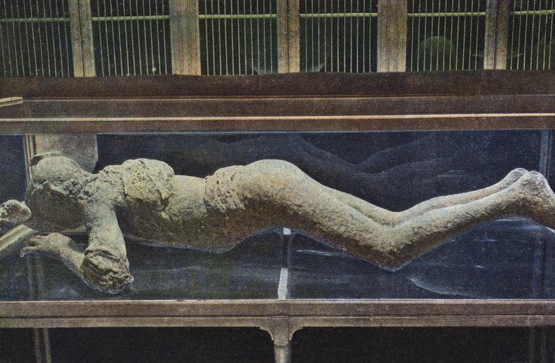 Gipsavgjutning av en kropp från Pompeji (färgfoto) av Italian Photographer