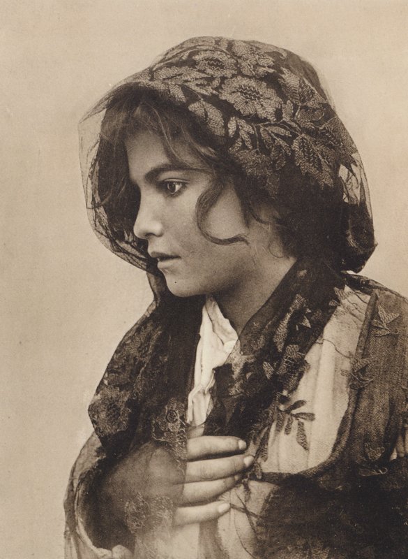 Sicilia / Sicilien: Siciliansk dräkt (svartvitt foto) av Italian Photographer