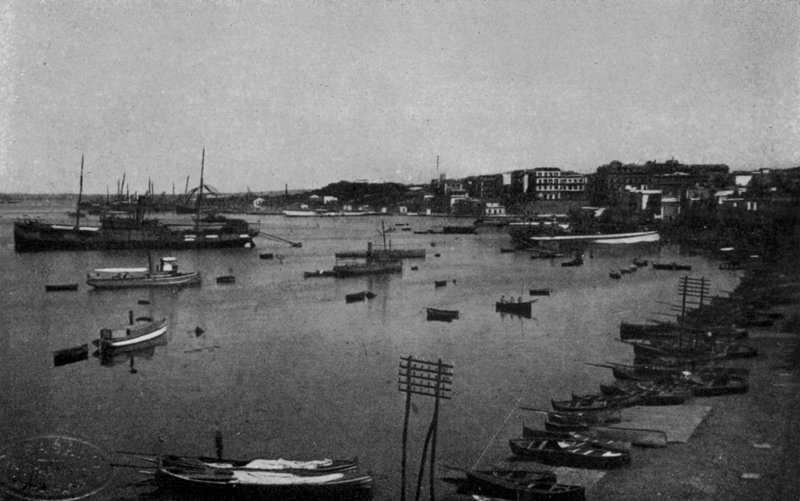 Taranto, General Panorama och litet hav (s/v foto) av Italian Photographer
