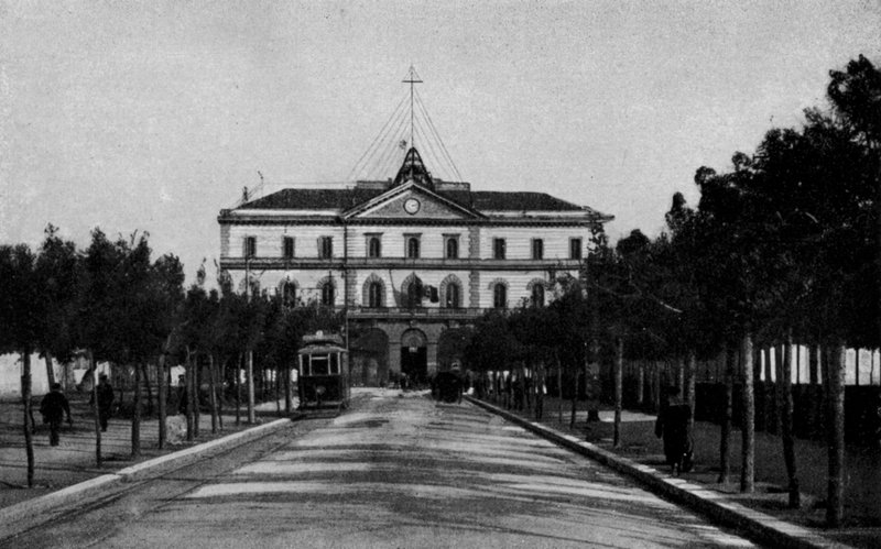 Taranto, Viale R Arsenale Marittimo (s/v foto) av Italian Photographer