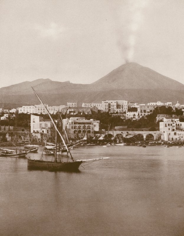 Torre Del Greco, Panorama och Vesuvius (svartvitt foto) av Italian Photographer
