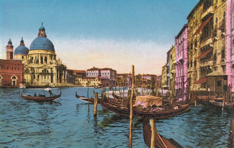 Venedig/Venedig: Canal Grande med Salute-kyrkan och Markusfärjan (färgfoto) av Italian Photographer