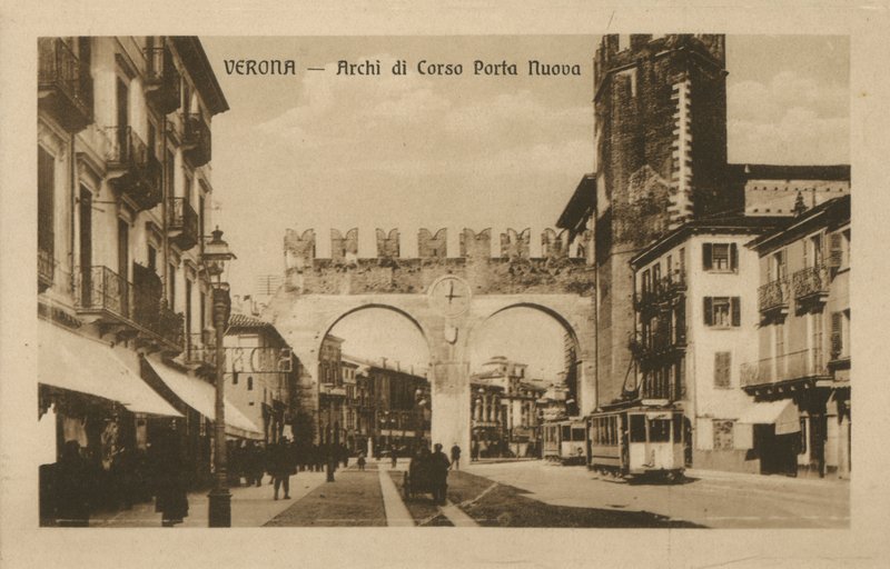 Verona: Bågarna på Corso Porta Nuova (svartvitt foto) av Italian Photographer