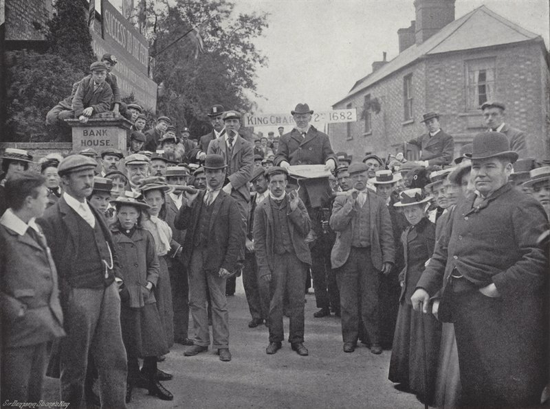 Corby Pole Fair, ordföranden, med stadgan av J. Benjamin Stone