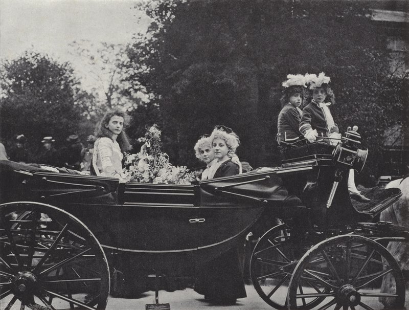 Knutsford May Day Festival, drottningen och skötare av J. Benjamin Stone