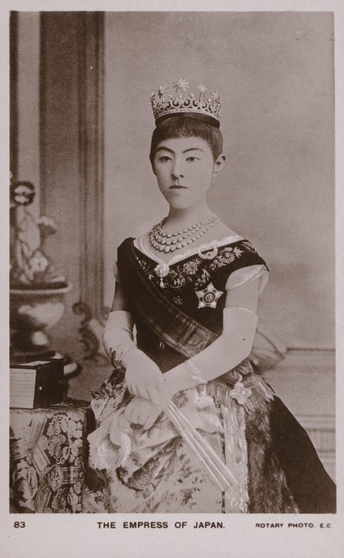 Kejsarinna Shoken, hustru till kejsar Meiji av Japan (s/v foto) av Japanese Photographer