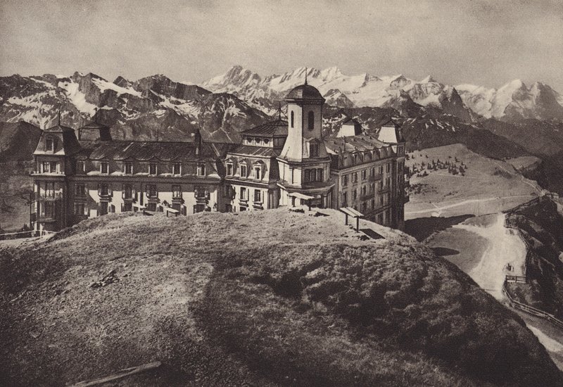 Hotel Rigi Kulm, utsikt över Bernalperna (s/v foto) av Jean Gaberell