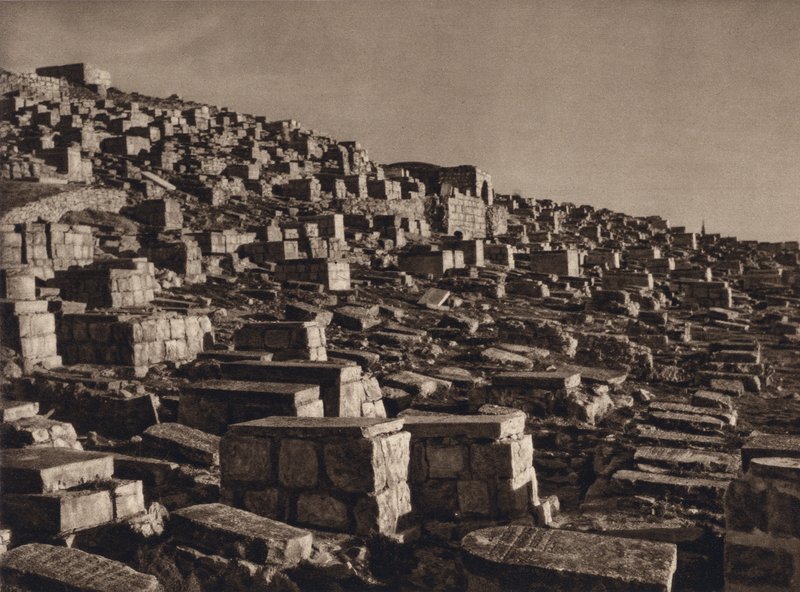 Jerusalem, Johoshafats dal med judiska gravar (s/v foto) av Karl Grober