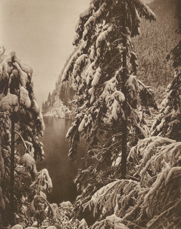Königssee nära Berchtesgaden; Koenigssee nära Berchtesgaden (s/v foto) av Kurt Hielscher