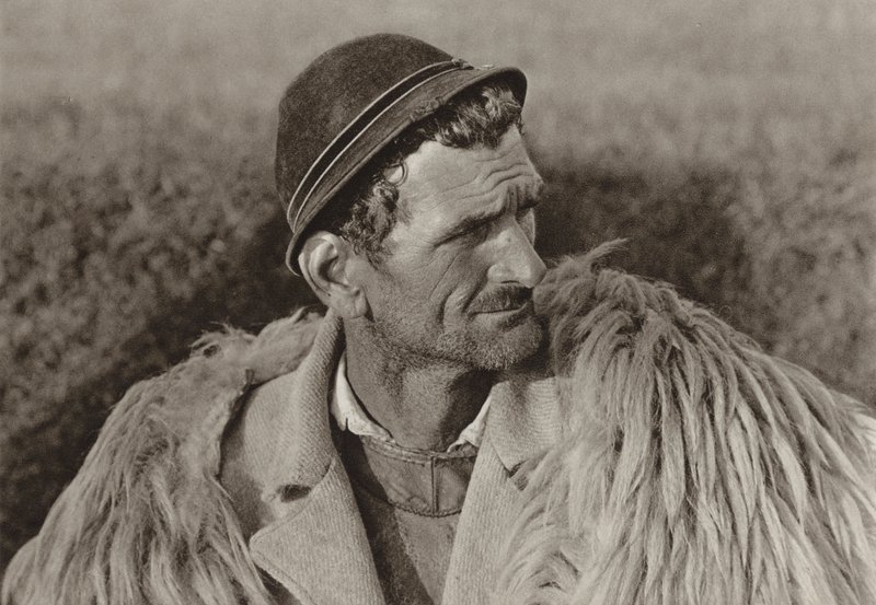 Rumänien: Shepherd of Santa Maria (s/v foto) av Kurt Hielscher