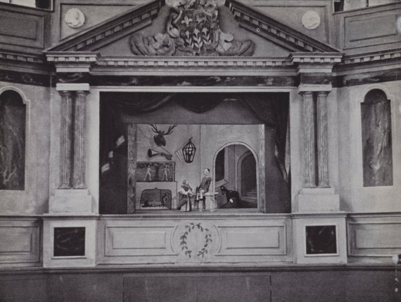 Marionette Theatre, Eton (s/v foto) av Laszlo Moholy Nagy