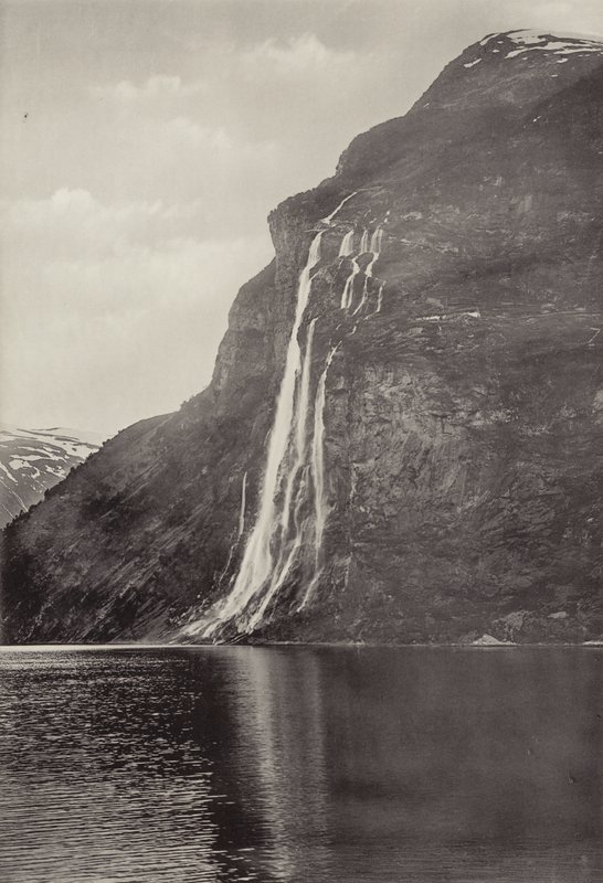De sju systrarna (vattenfallet) Geiranger (s/v foto) av Norwegian Photographer