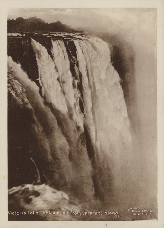 Victoriafallen, huvudfallet från Cataract Island (s/v foto) av Percy M. Clark