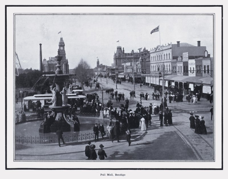 Pall Mall, Bendigo (s/v foto) av Photographer Australian