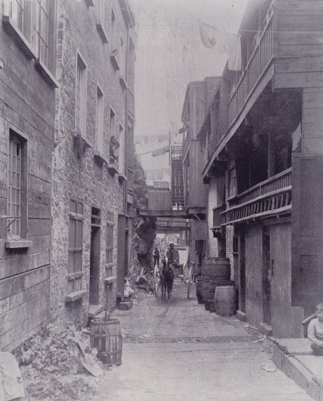 Kanada: Little Champlain Street, Quebec (s/v foto) av Photographer Canadian