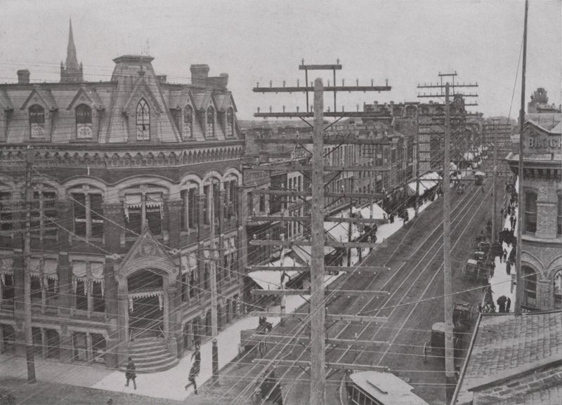 Dundas Street, Looking East, London, Ontario (s/v foto) av Photographer Canadian