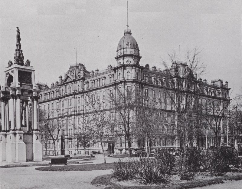 Windsor Hotel och Sir John A Macdonald Monument, Montreal (s/v foto) av Photographer Canadian
