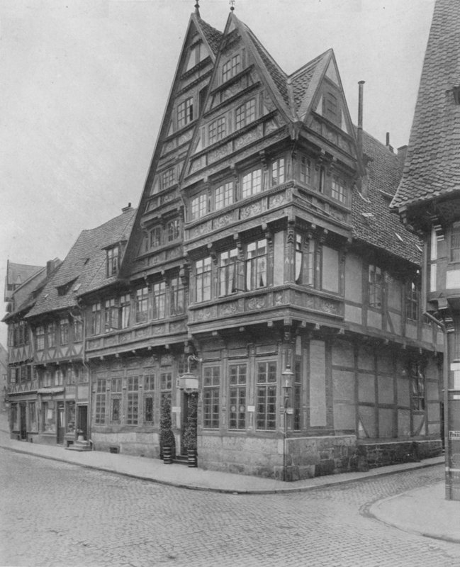 Gammalt tyskt hus i Der Osterstrasse (s/v foto) av Photographer German