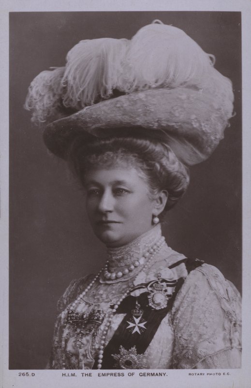 Augusta Victoria av Schleswig-Holstein, kejsarinna av Tyskland och hustru till Wilhelm II (s/v foto) av Photographer German