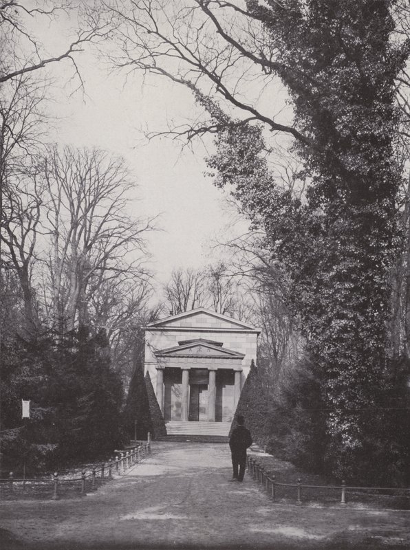 Charlottenburg, Mausoleum, exteriör (s/v foto) av Photographer German