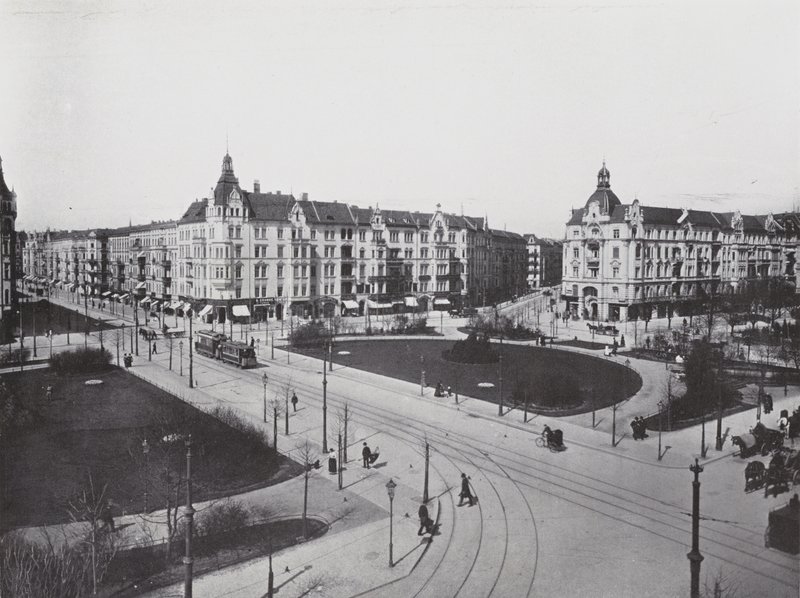 Charlottenburg, Savigny-Platz (s/v foto) av Photographer German