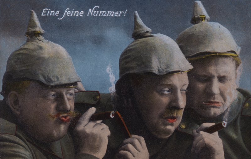 Tyska soldater njuter av cigarrer (färgat foto) av Photographer German