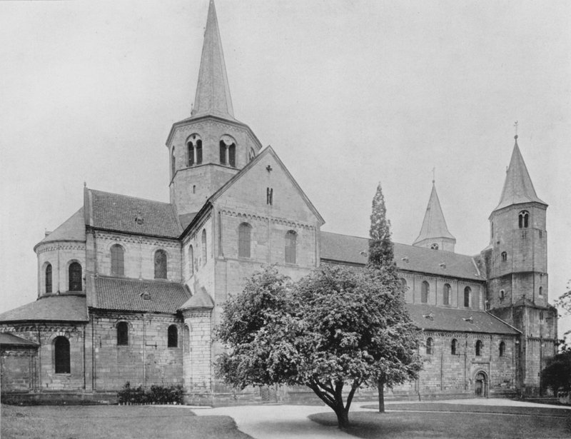 Godehardikirche (s/v foto) av Photographer German