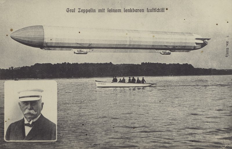 Graf Ferdinand von Zeppelin och ett av hans hans luftskepp (s/v foto) av Photographer German