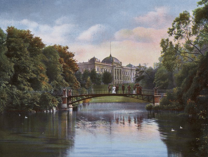 Hamburg: Botanisk trädgård med tullförvaltningsbyggnad (foto) av Photographer German
