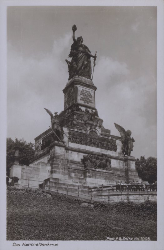 Nationaldenkmal, monument till minne av Tysklands enande, Rudesheim am Rhein, Hessen (s/v foto) av Photographer German