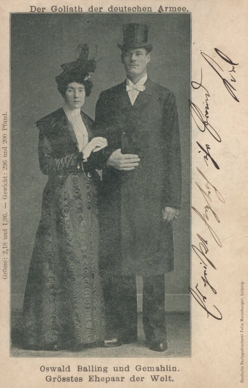 Oswald Balling och hans fru, det högsta gifta paret i världen (s/v foto) av Photographer German