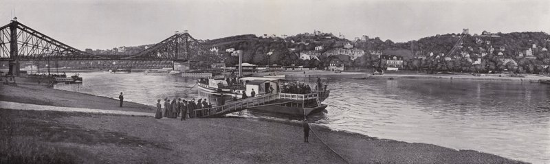 Panorama över Loschwitz (s/v foto) av Photographer German