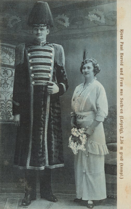 Paul Herold, tysk jätte, och hans fru (s/v foto) av Photographer German