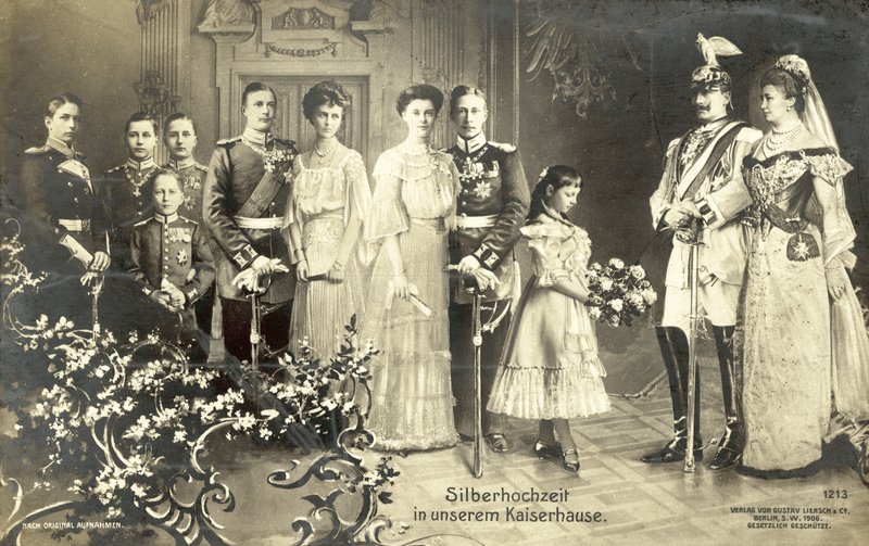 Silverbröllop av Kaiser Wilhelm II och kejsarinnan Augusta Victoria av Tyskland av Photographer German