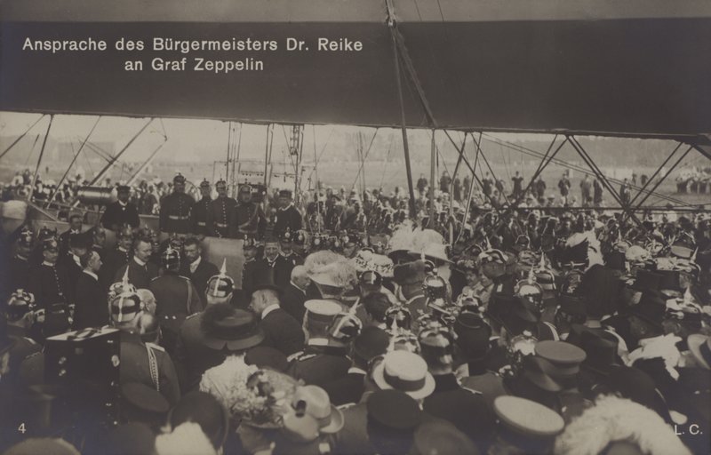 Tal av borgmästare Dr Reike till den tyske luftskeppskonstruktören Graf Ferdinand von Zeppelin (s/v foto) av Photographer German