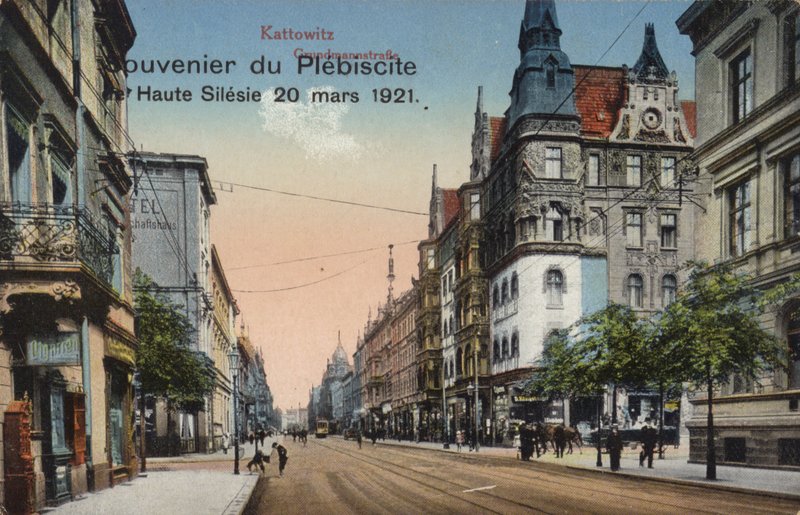 Gata i Katowice, Polen, souvenirvykort till minne av folkomröstningen i Övre Schlesien som hölls den 20 mars 1921 för att fastställa en del av gränsen mellan Polen och Tyskland (foto) av Photographer German
