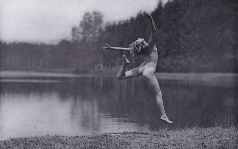 Den vackra kroppen, fysisk kultur för kvinnor (svartvitt foto) av Photographer German