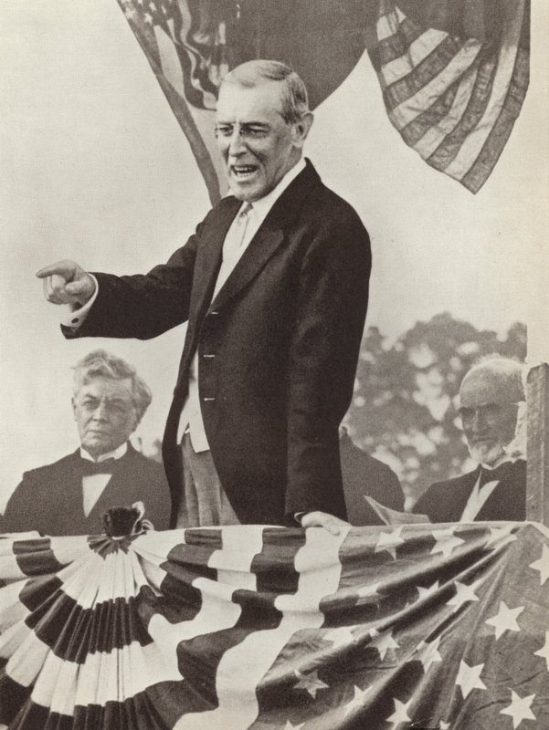 USA:s president Woodrow Wilson, den drivande kraften bakom upprättandet av Nationernas Förbund, som ändå misslyckades med att övertala sitt land att gå med i organisationen (s/v foto) av Photographer German