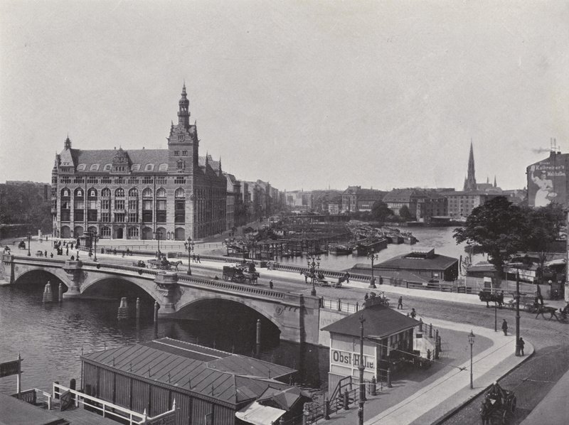 Waisenbrucke (s/v foto) av Photographer German
