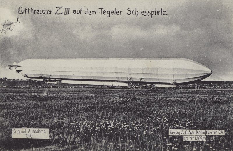 Zeppelin LZ III på Tegel skjutfält, Berlin (s/v foto) av Photographer German