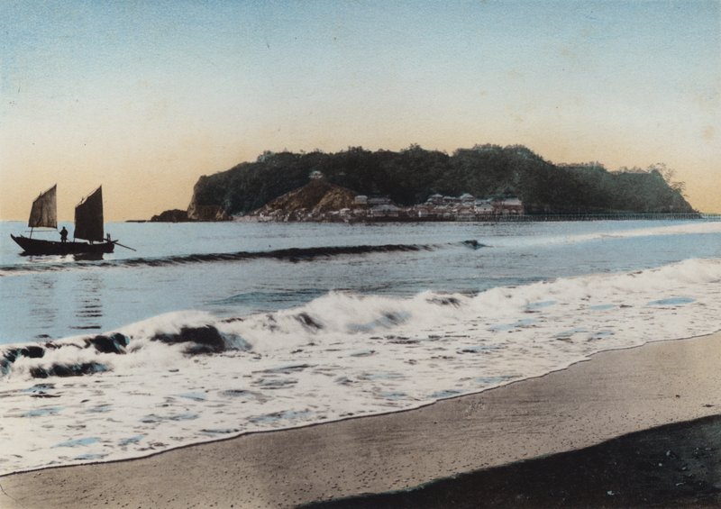 Japan, ca 1912: Enoshima Island sedd nära Kamakura (foto) av Photographer Japanese